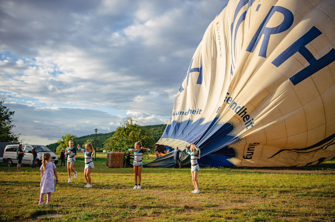 Bildergalerie vom ersten Ballonstart am Strandhaus Westewitz